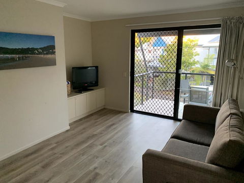 1 Bedroom Unit In 4 Star Tropical Resort In Noosaville - Accommodation Daintree 3