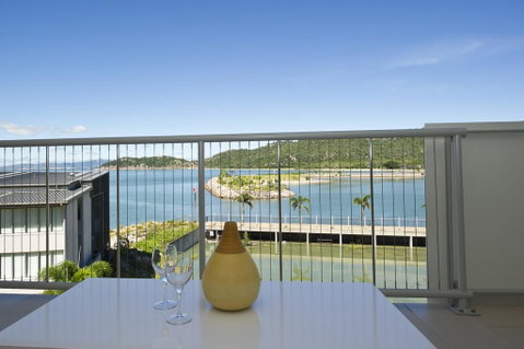1 Bright Point Apartment 1402 - Accommodation Daintree 0