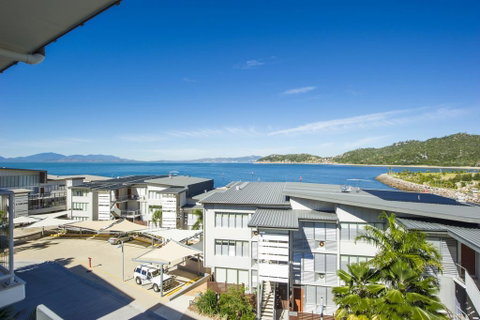 1 Bright Point Apartment 1502 - Accommodation Daintree 0