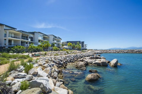 1 Bright Point Apartment 2204 - Accommodation Daintree 2