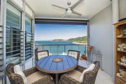 1 Bright Point Apartment 2303 - Accommodation Daintree 1