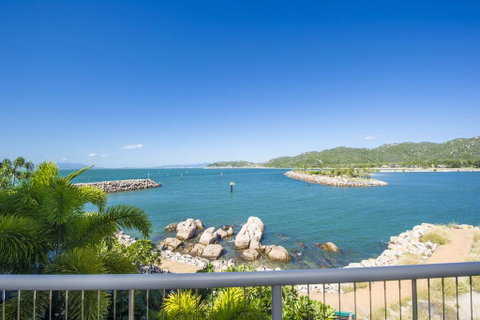 1 Bright Point Apartment 2303 - Accommodation Daintree 0