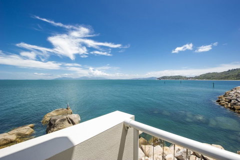 1 Bright Point Apartment 4202 - Accommodation Daintree 0