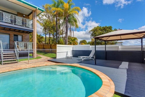 1-33 Tingira Close - Rainbow Beach, Gorgeous Ocean Views, Swimming Pool, Air Conditioning - Accommodation Daintree 2