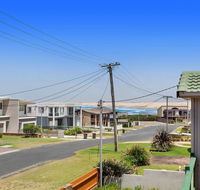 1/32 Ocean Avenue - three bedrooms three bathrooms air con boat parking  water views - Accommodation Daintree