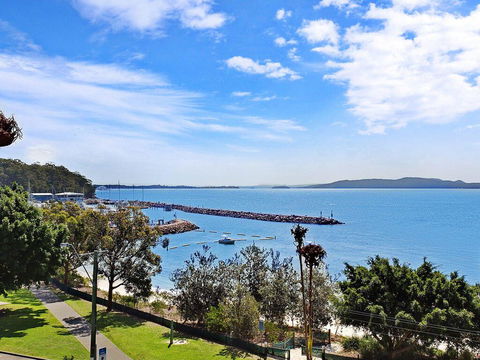 10 'Kiah' 53 Victoria Parade - Waterfront Views, AIRCON And Close To The Marina. - Accommodation Daintree 3