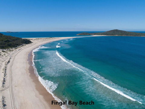 10 Garuwa Street - Fabulous Fingal - Accommodation Daintree 3