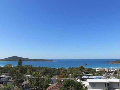 10 Garuwa Street - Fabulous Fingal - Accommodation Daintree 0