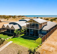 108 Madaffari Drive - Caretta - Luxurious Marina Home With A Spa and Free WiFi - Accommodation Daintree