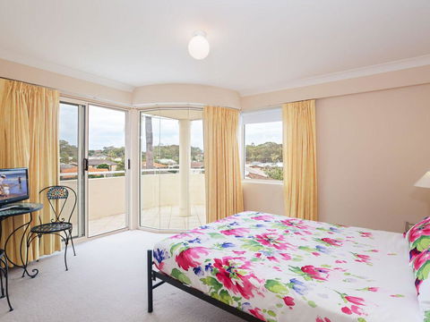 11 'Seashells', 21-23 Magnus Street - Pool, Lift, Aircon - Accommodation Daintree 1