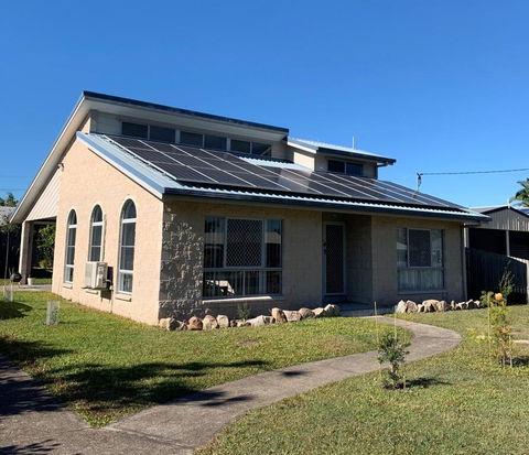 11 Anchovy Street - Tin Can Bay Summer Haven Coastal Retreat - Accommodation Daintree 2