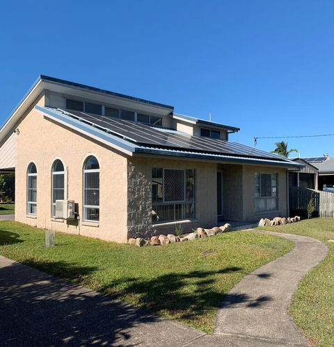 11 Anchovy Street - Tin Can Bay Summer Haven Coastal Retreat - Accommodation Daintree 3