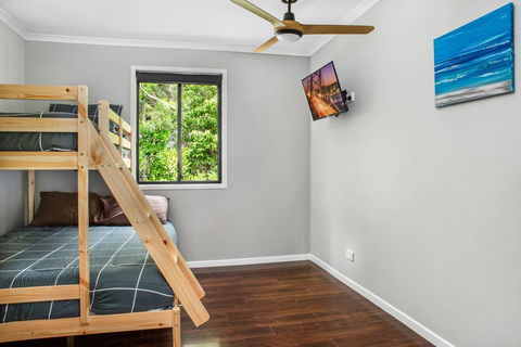 11 Naiad Court - Rainbow Shores, Fantastic Family Retreat, Swimming Pool, 200m To Beach, Free Wi-Fi - Accommodation Daintree 1