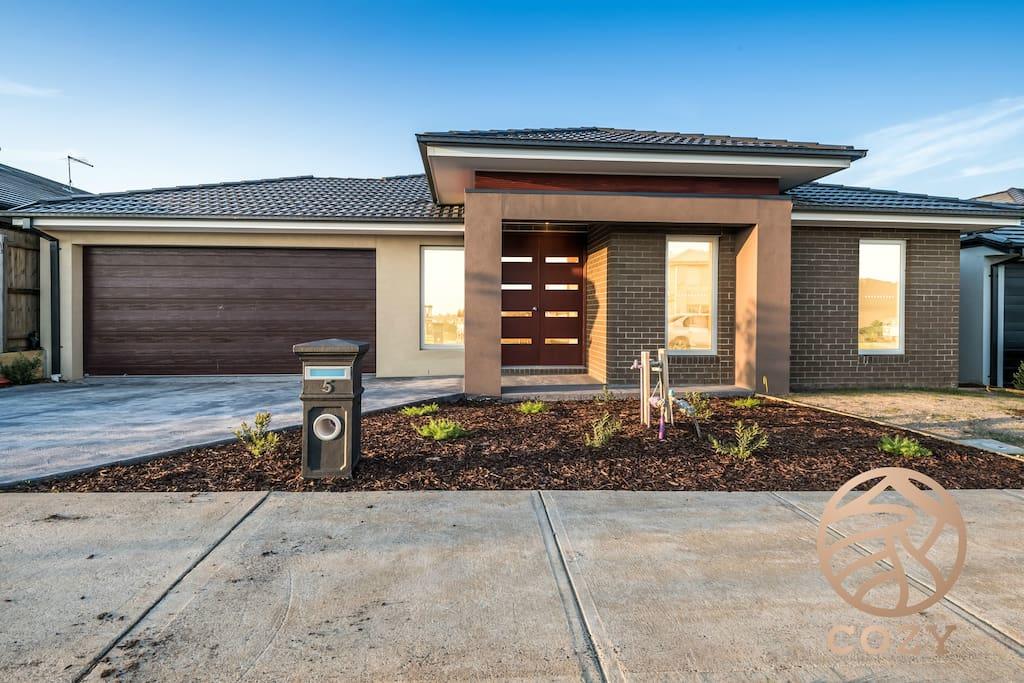 Wollert VIC Accommodation Daintree