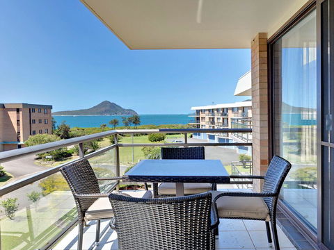 12 'Commodore', 6 Intrepid Close - Beautiful Water Views - Accommodation Daintree 0