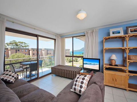 12 'Commodore', 6 Intrepid Close - Beautiful Water Views - Accommodation Daintree 2
