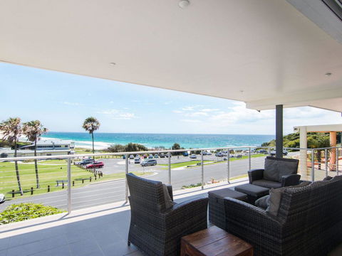 12 Cliff Road - Accommodation Daintree 1