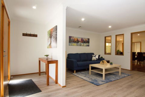 12 Mount Porepunkah Road - Accommodation Daintree 0