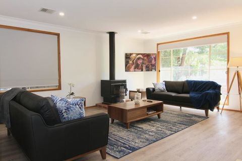 12 Mount Porepunkah Road - Accommodation Daintree 2