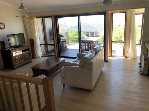 121 Montague Avenue, Kianga - Accommodation Daintree 2