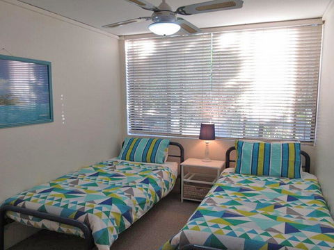 13 'Harbourside', 3-7 Soldiers Point Road - Fantastic Waterfront Unit - Accommodation Daintree 3