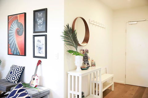 136, Light-filled Homely Box Hill Apt, 2Bed2BathFreeParking - Accommodation Daintree 2