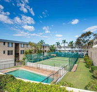 14 'THE DUNES' 38 MARINE DR - LARGE UNIT WITH POOL TENNIS COURT AND DIRECTLY ACROSS FROM FINGAL - Accommodation Daintree