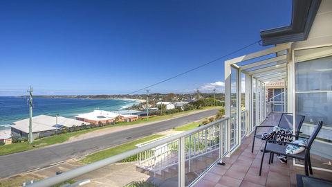 143 Mitchell Pde - Magnificent Outlook - Accommodation Daintree 0