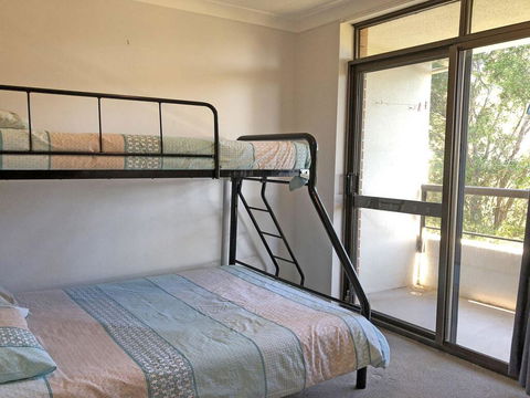 15 'The Commodore' 9-11 Donald Street - Great Unit Only A Short Walk To CBD - Accommodation Daintree 1