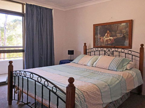 15 'The Commodore' 9-11 Donald Street - Great Unit Only A Short Walk To CBD - Accommodation Daintree 3