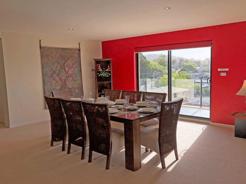 15 Dolphin Cove, 2 - 6 Government Rd - Stunning Penthouse With Views, Lift & Ducted Air Conditioning - Accommodation Daintree 2