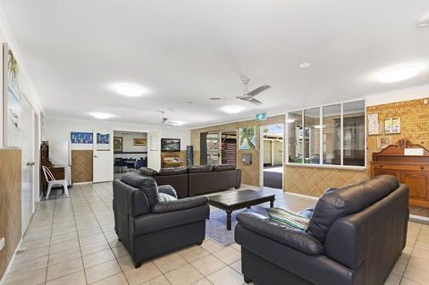 17 North Street Budget Accommodation - Accommodation Daintree 2