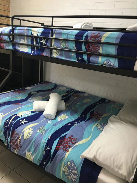 17 North Street Budget Accommodation - Accommodation Daintree 3
