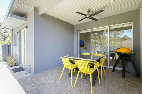 18 On Rayner - Swish Apartment Myrtleford - Accommodation Daintree 3