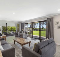 19 'Bay Parklands' 2 Gowrie Avenue - ground floor renovated unit with water views  WIFI - Accommodation Daintree