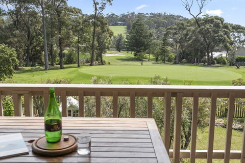 19 Buchan Street - Mollymooks Tee To Sea - Accommodation Daintree 0