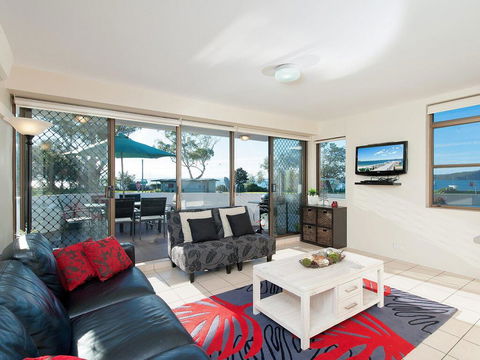2 'Fleetwood', 63 Shoal Bay Road - Spectacular Views - Accommodation Daintree 2