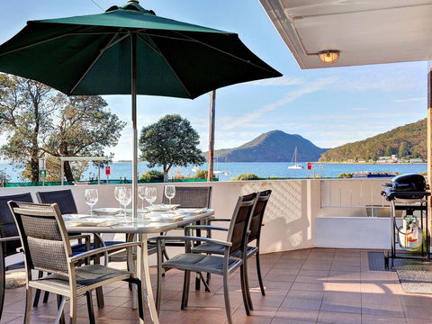 2 'Fleetwood', 63 Shoal Bay Road - Spectacular Views - Accommodation Daintree 3