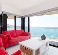 2 'Lanimer' 14 Mitchell Street - beautiful waterfront property with spectacular views - Accommodation Daintree