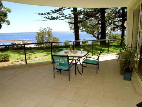 2 'Magnus Pines' 52-56 Magnus Street - Stunning Unit With Aircon, Water Views & Foxtel - Accommodation Daintree 3