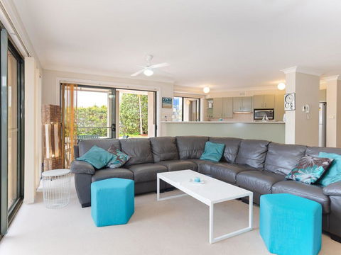 2 'Peninsula Waters' - Three Bedroom Unit With Spacious Private Courtyard & WIFI - Accommodation Daintree 1