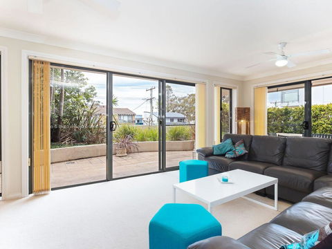 2 'Peninsula Waters' - Three Bedroom Unit With Spacious Private Courtyard & WIFI - Accommodation Daintree 2
