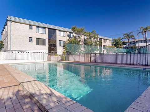 2 'The Dunes', 38 Marine Drive - Pool, Tennis Court And So Close To The Beach - Accommodation Daintree 1