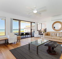 2 'The Pelicans' 53 Soldiers Point Road - ground floor unit on the waterfront - Accommodation Daintree