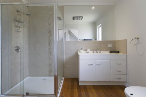 2 Marma Retreat With Jacuzzi, Heated Pool, Pet Friendly, Foxtel - Accommodation Daintree 2