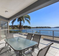 2 The Shores Soldiers Point - Waterfront - Uninterrupted Water Views INCLUDING ALL LINEN  TOWELS Free Wi-Fi - Accommodation Daintree