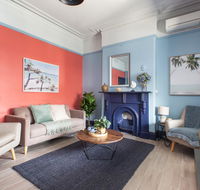 2-Bed Apartment Metres From Coogee Beach and Dining - Accommodation Daintree