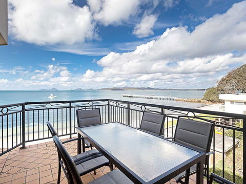 2/137 Soldiers Point Road - Luxury Unit On The Waterfront With Aircon And Free Unlimited Wi Fi - Accommodation Daintree 0