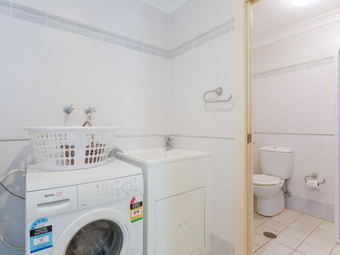 2/141A Soldiers Point Road - Large Waterfront Duplex Across From The Bowling Club - Accommodation Daintree 3