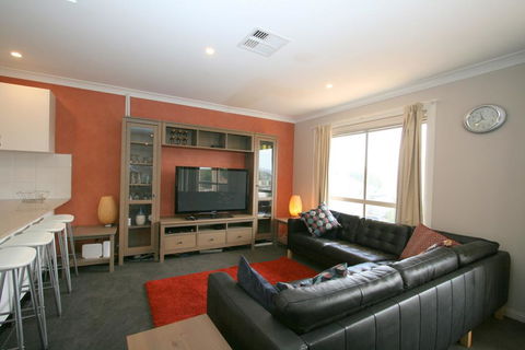 2/17 Jillamatong Street - Accommodation Daintree 0